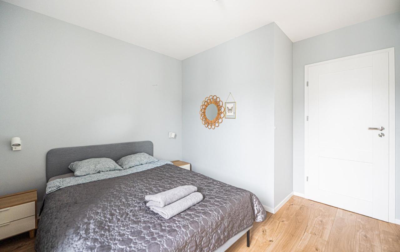 Polaka Apartment ~ Self Check-In 24 ~ Car Park ~Lift Wroclaw Bagian luar foto